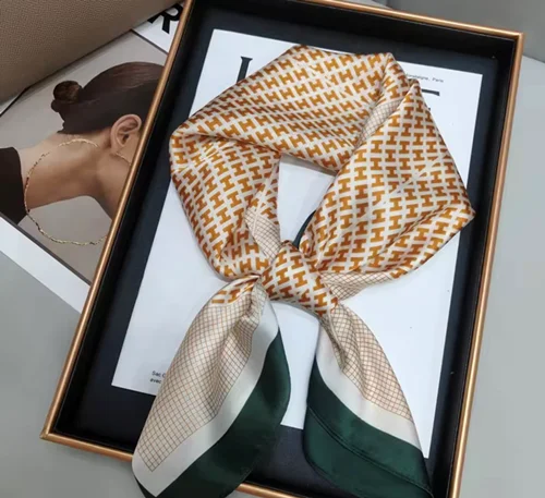 مینی اسکارف